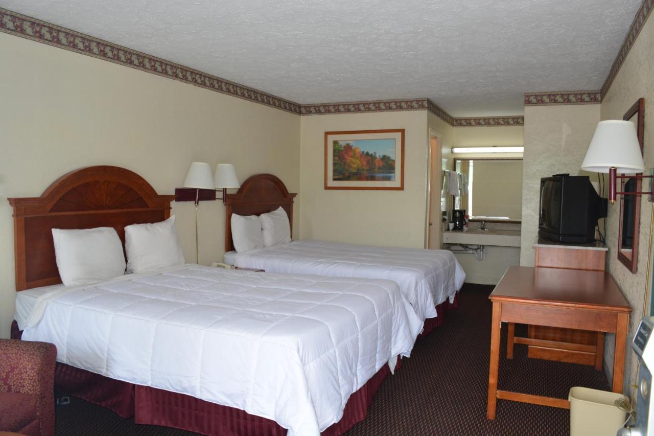Knights Inn Hurricane Mills Esterno foto