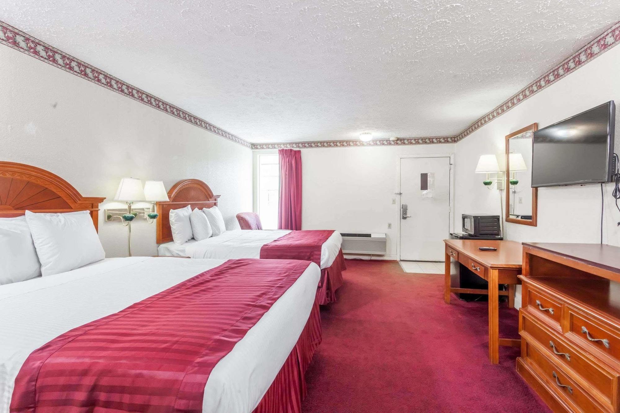 Knights Inn Hurricane Mills Esterno foto