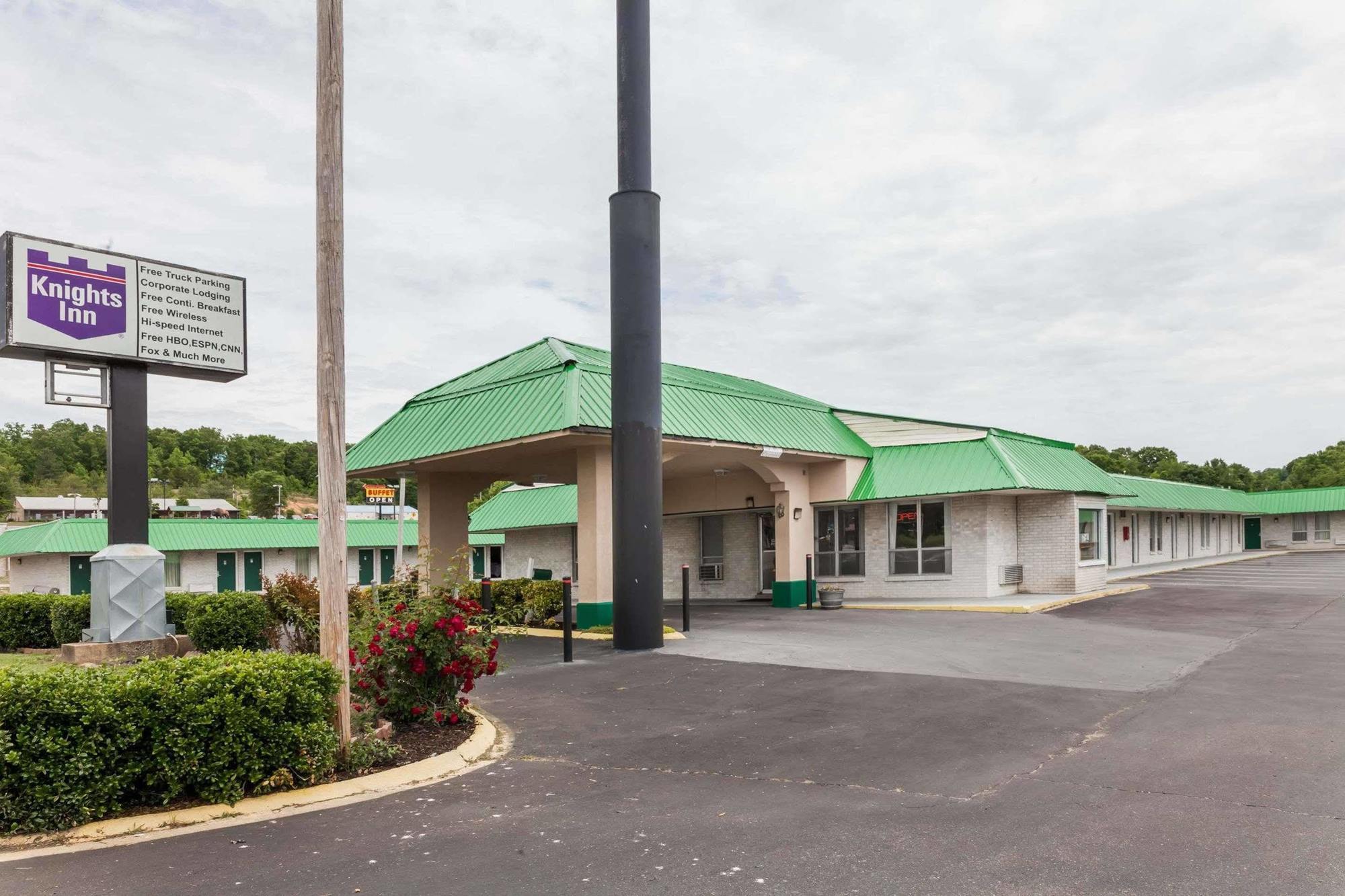 Knights Inn Hurricane Mills Esterno foto